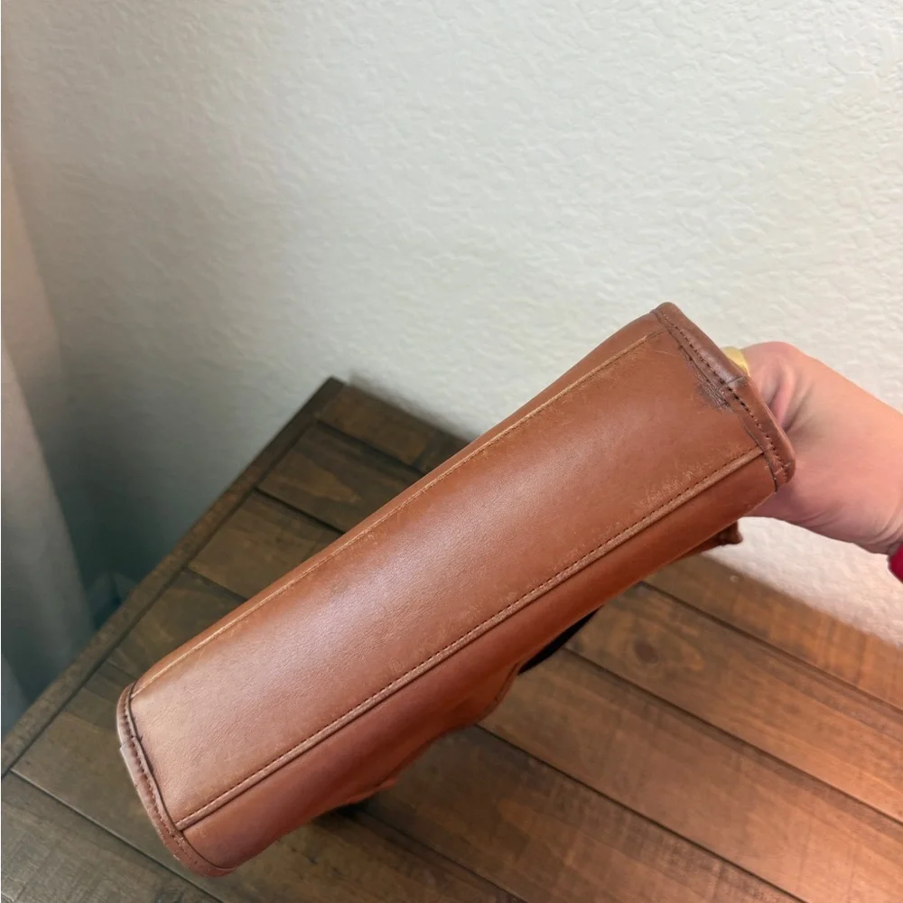Vintage Coach Tan Leather Shoulder Bag - Picture 9 of 9